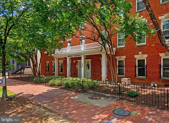 Primary Photo - 730 11th St NE