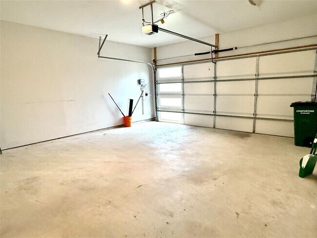 Building Photo - 13916 Lubeck Dr