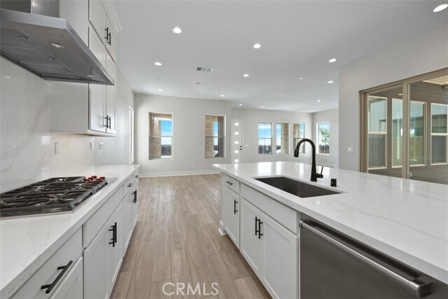 Building Photo - 9355 Astor