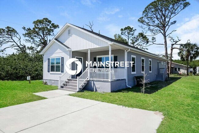 Building Photo - 4 Bedroom Pet-Friendly Home in North Port, FL with Main Street Renewal