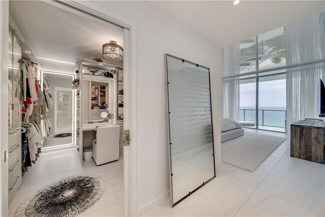 Building Photo - 2200 N Ocean Blvd