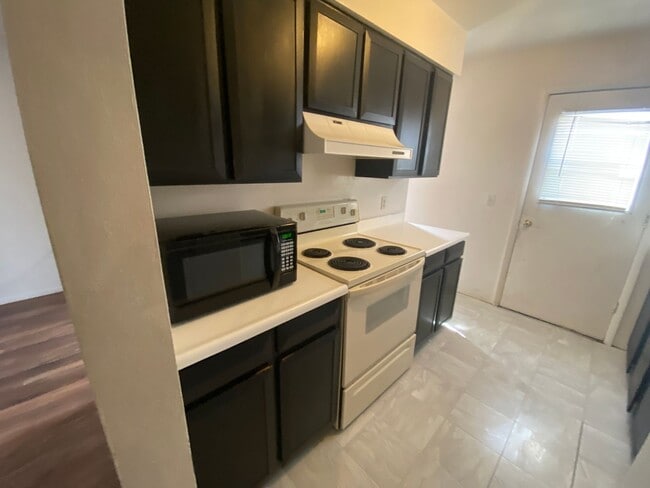 Building Photo - Nice 3 Bedroom Home in South Aurora