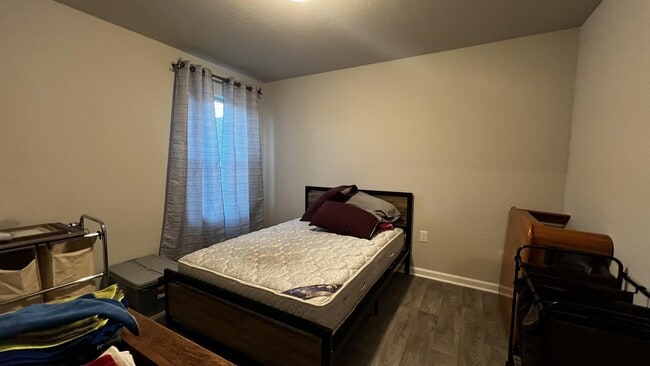 Building Photo - 10296 Brodick Lp