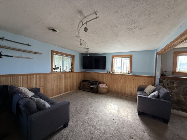 Building Photo - 2565 N 3rd E St