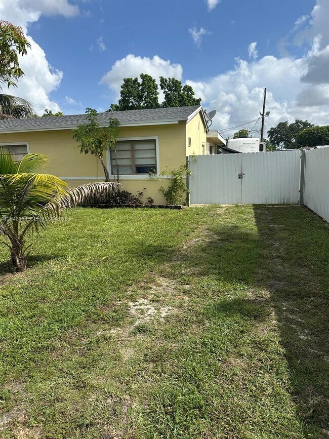 Building Photo - 655 NW 152nd St
