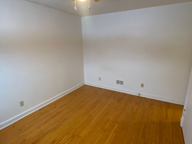 Building Photo - 2-Bedroom 1 Bath Ranch Style Home on Wausau's West Side