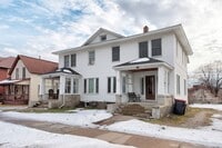 Building Photo - 140/142 E 15th Street