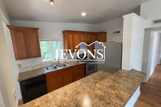 Building Photo - 3BR/1BA House in Federal Way -- Available Now