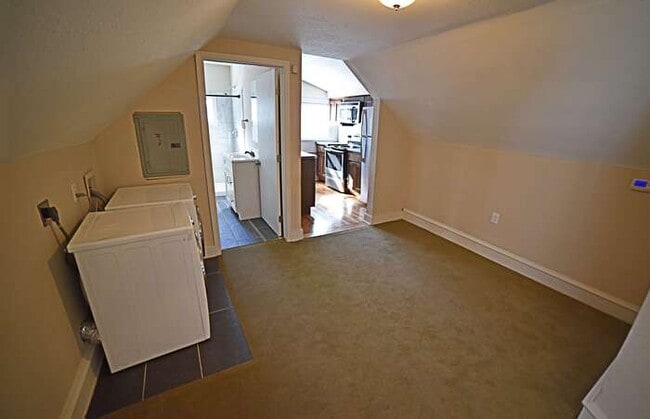 Building Photo - 1201 Brush Creek Blvd