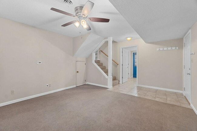 Building Photo - 3 Bedroom House in Cape