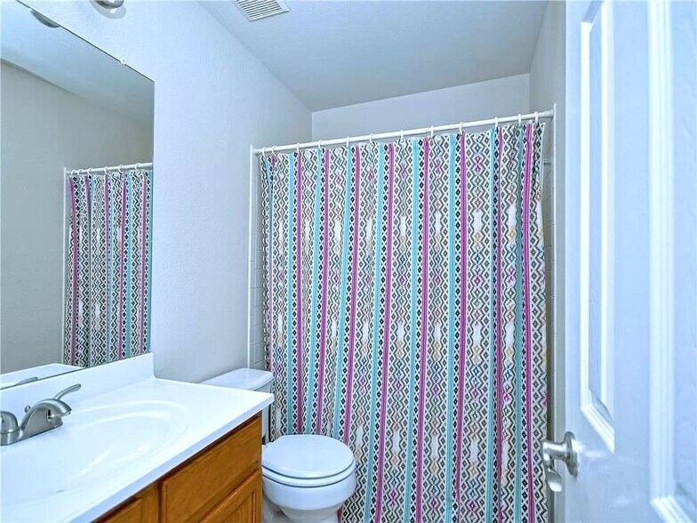 Another full bath - 1806 Wallin Loop