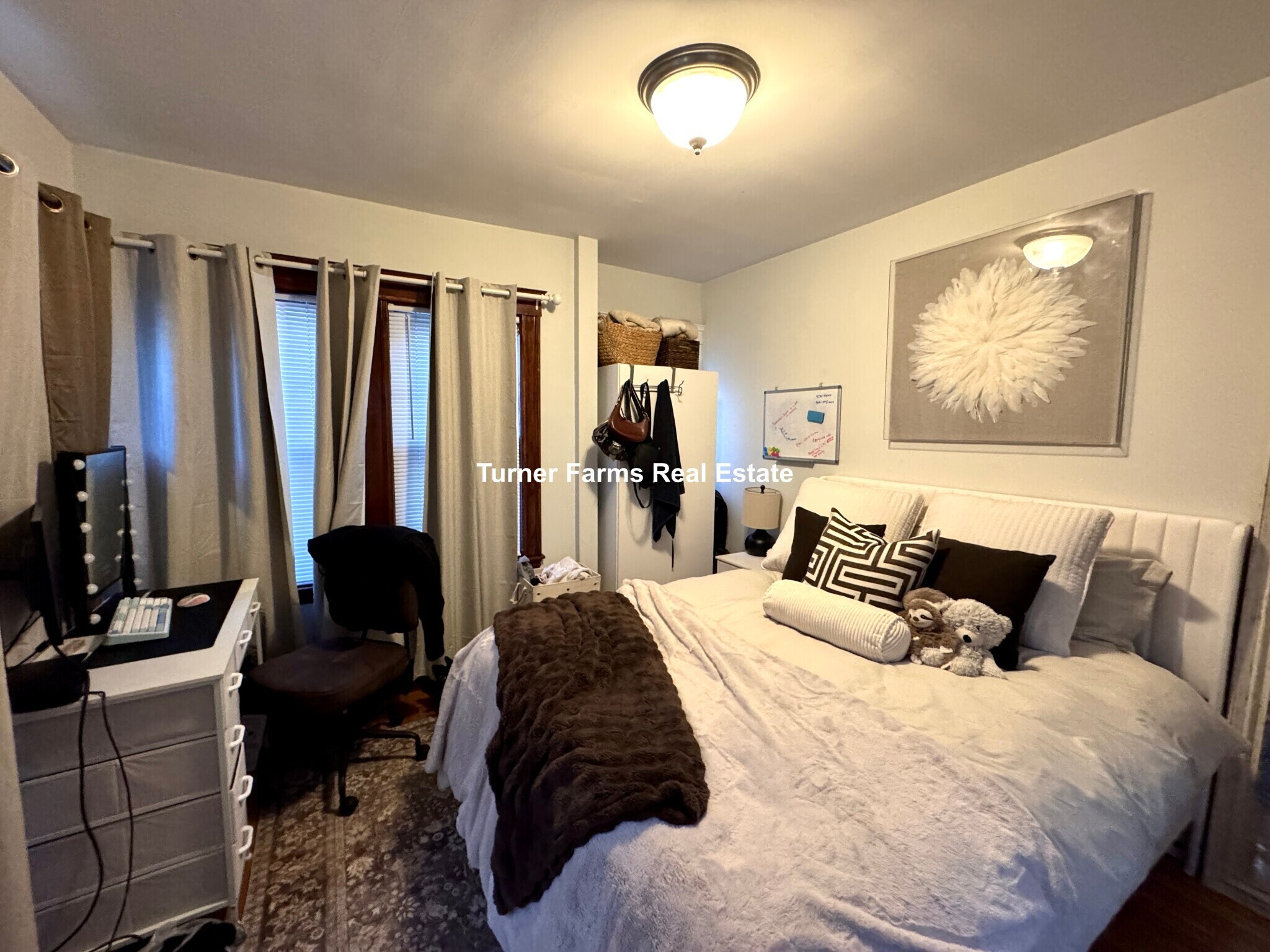 Building Photo - 202 Calumet St