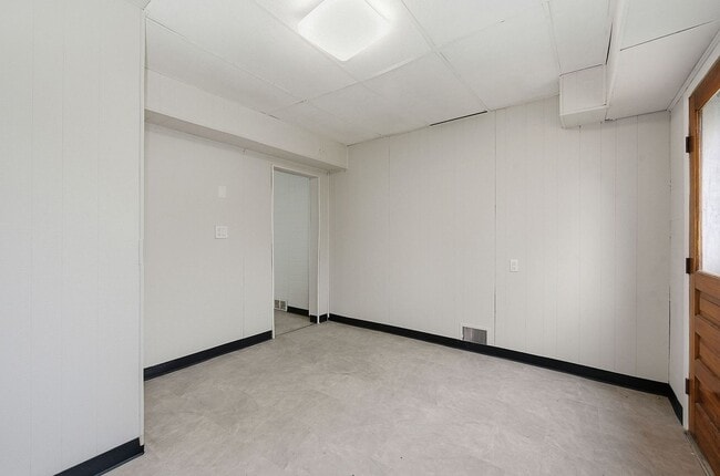 Building Photo - NORWOOD- Cute 2 bedroom 1.5 baths with fenced yard