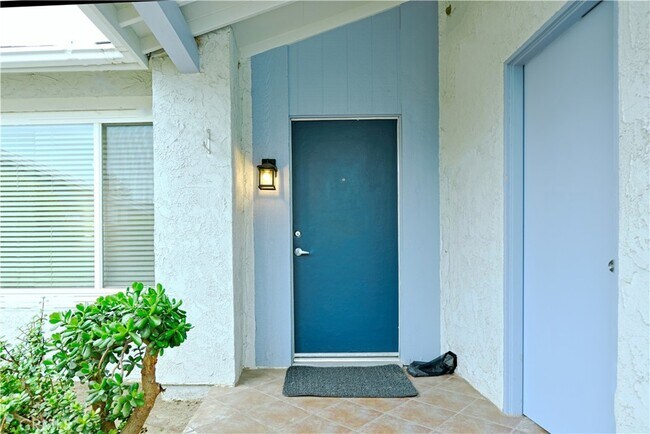 Building Photo - 13142 Reedley St