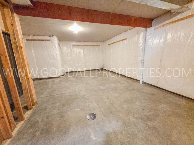 Building Photo - 16656 Wilden Dr