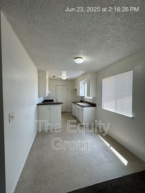 Building Photo - 2115 W Inyo Ave