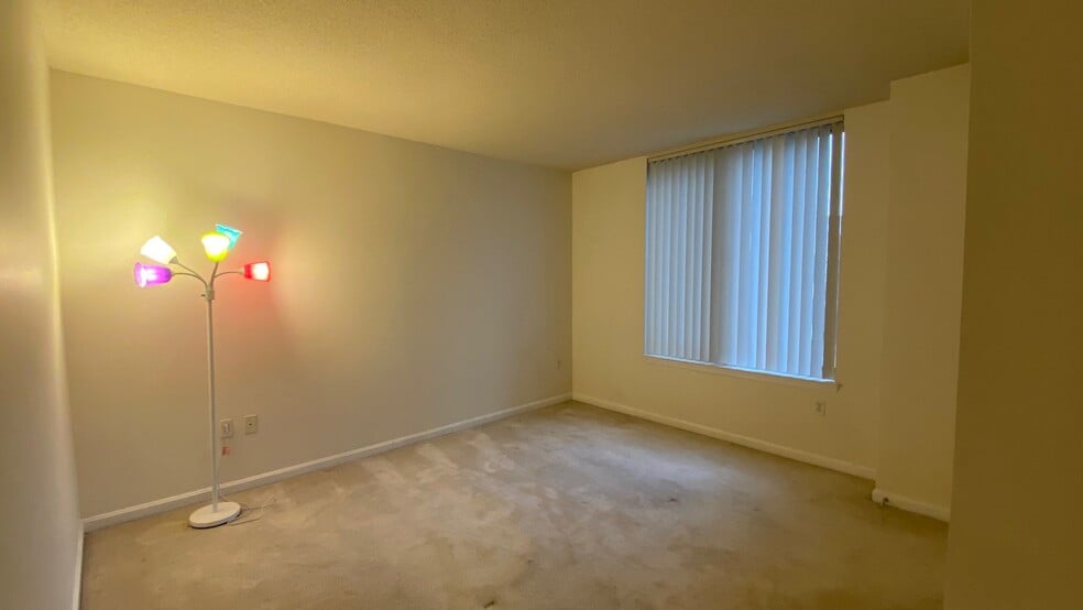 Building Photo - 2726 Gallows Rd