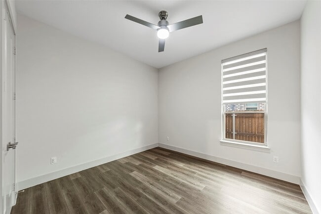Building Photo - 2089 Abela Dr