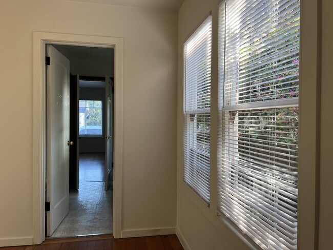 Building Photo - 262 12th St