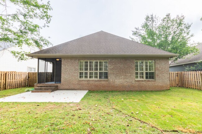 Building Photo - 6149 Madison Dr