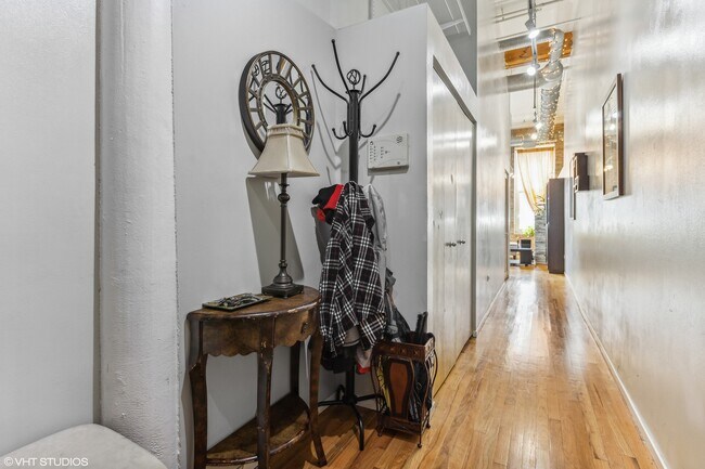 Building Photo - 417 S Jefferson St