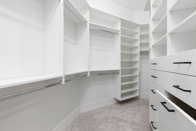 Building Photo - Gorgeous single story with RV Garage in Majestic Fields