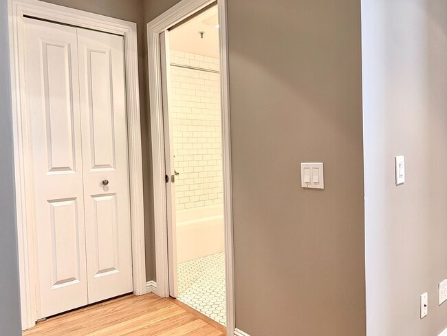 Building Photo - 2720 Sacramento St