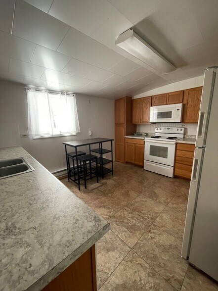 Building Photo - 1119 W Platinum St
