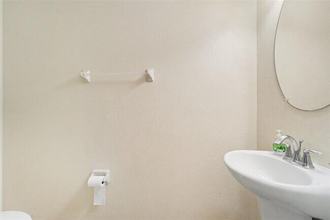 Building Photo - 4260 Fennwood Ct
