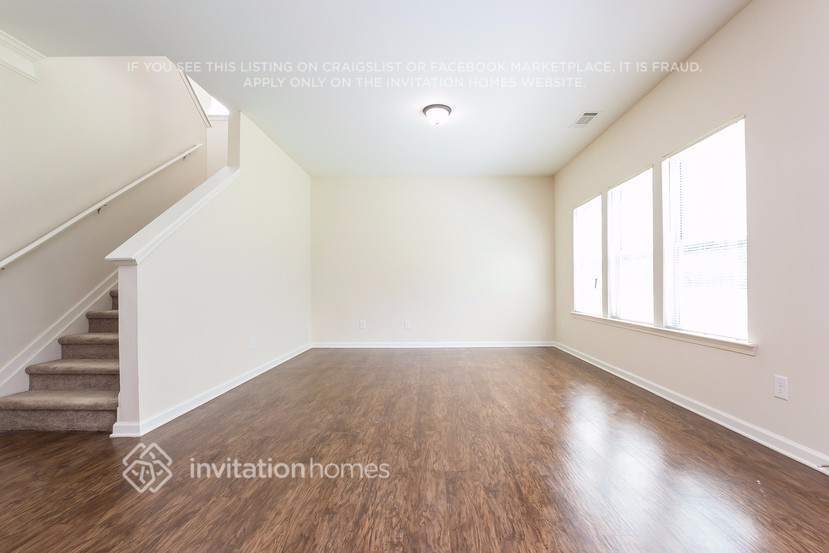 Building Photo - 1562 Ewing Farm Dr