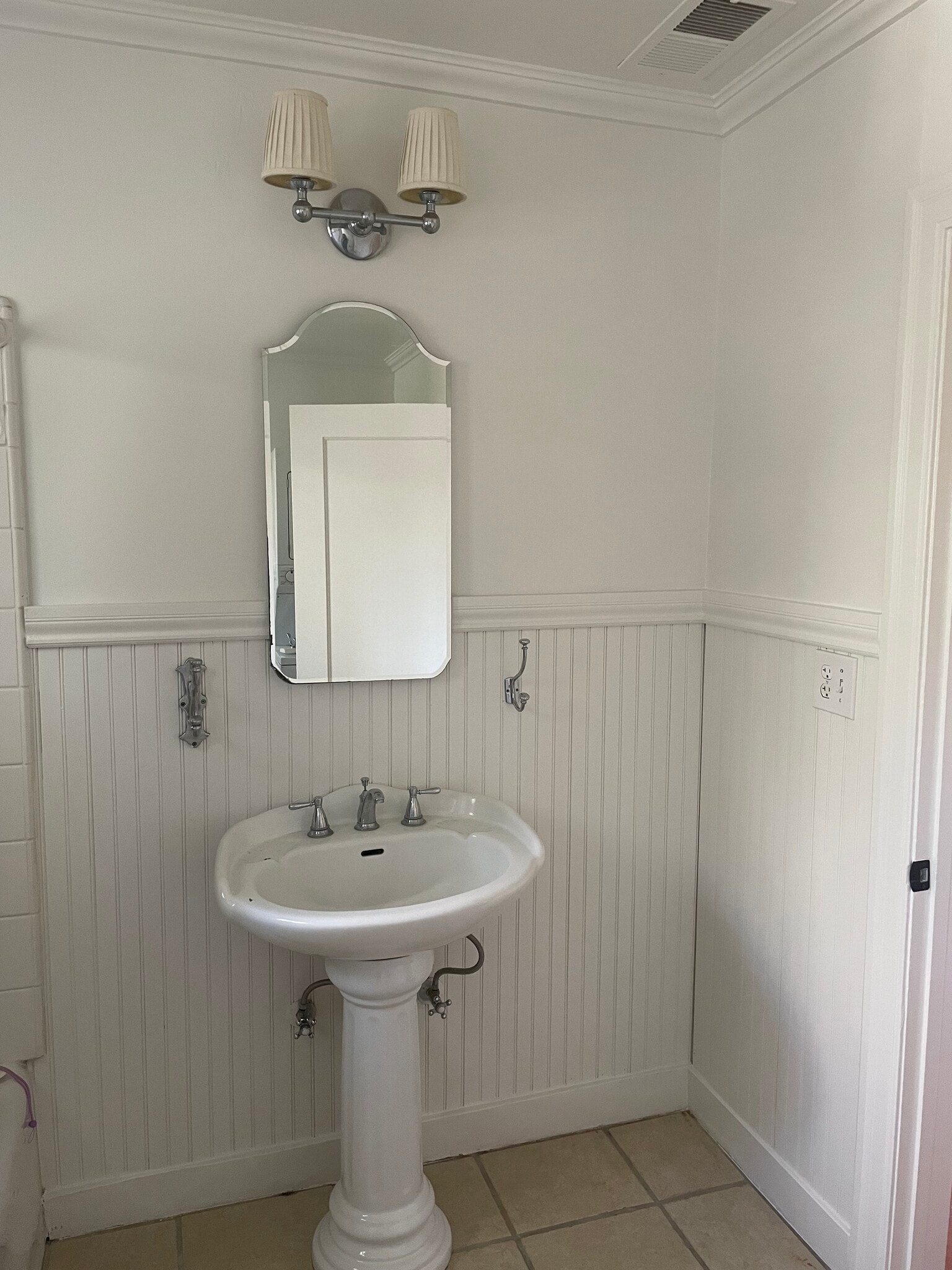 Bath - 920 Gravenstein Ave