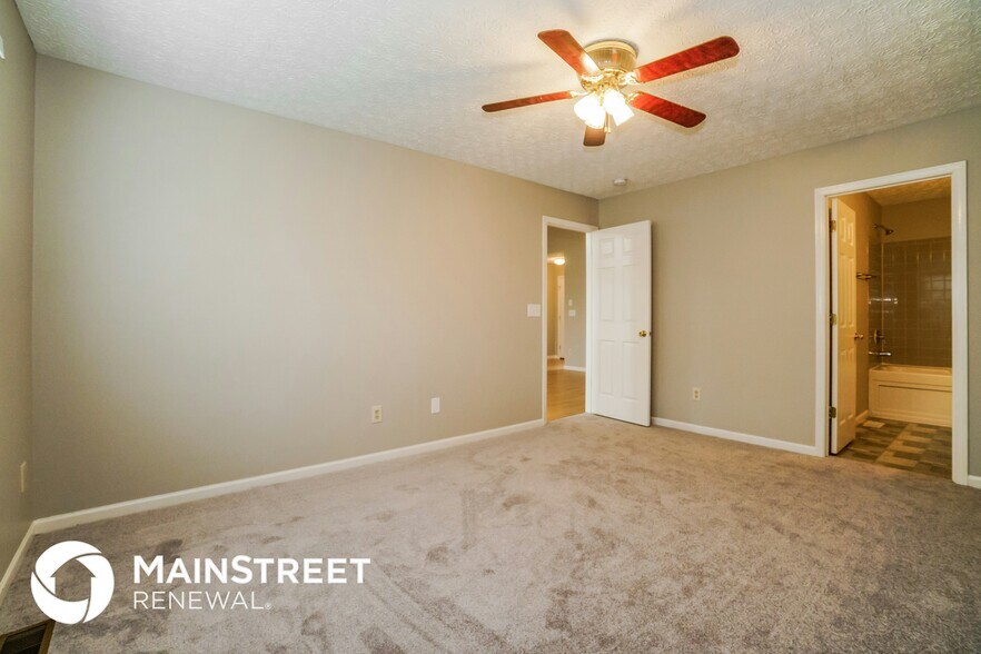 Building Photo - 2204 Brookbank Dr