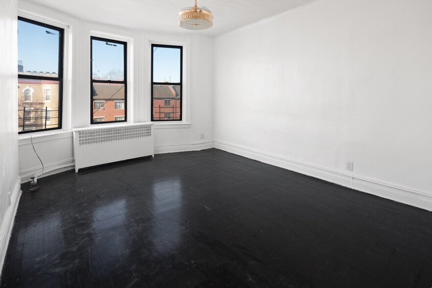 Primary Photo - 1574 Eastern Pkwy