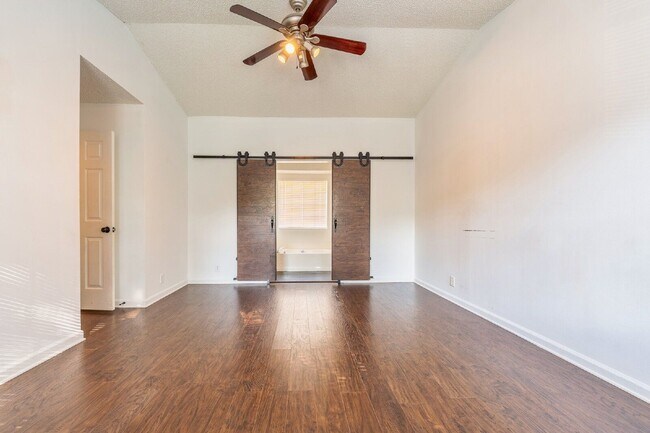 Building Photo - 348 N Birchwood Dr