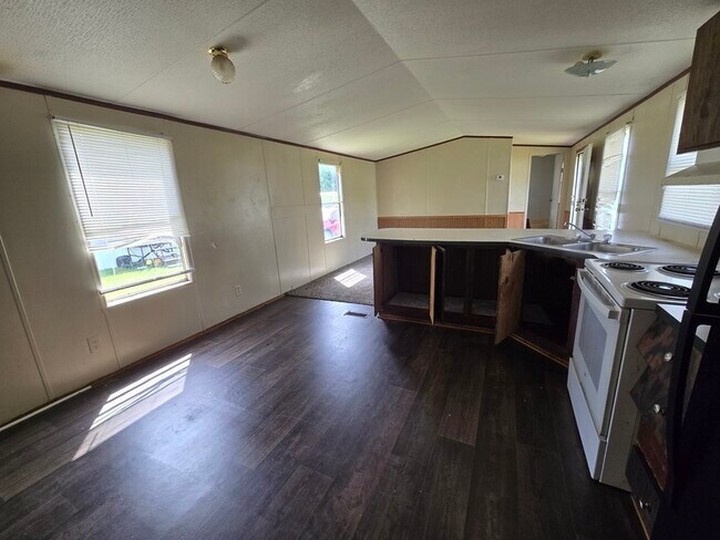 Building Photo - 2502 Cattail Cir
