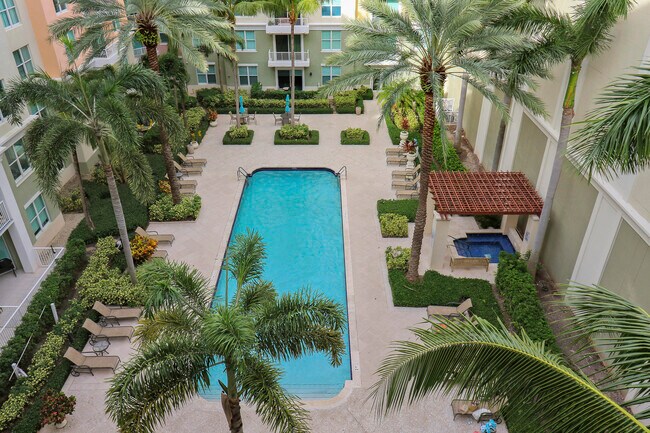 Building Photo - 804 E Windward Way