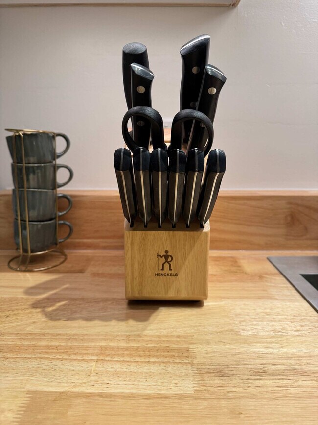 Building Photo - 51 Lake Pines Cir