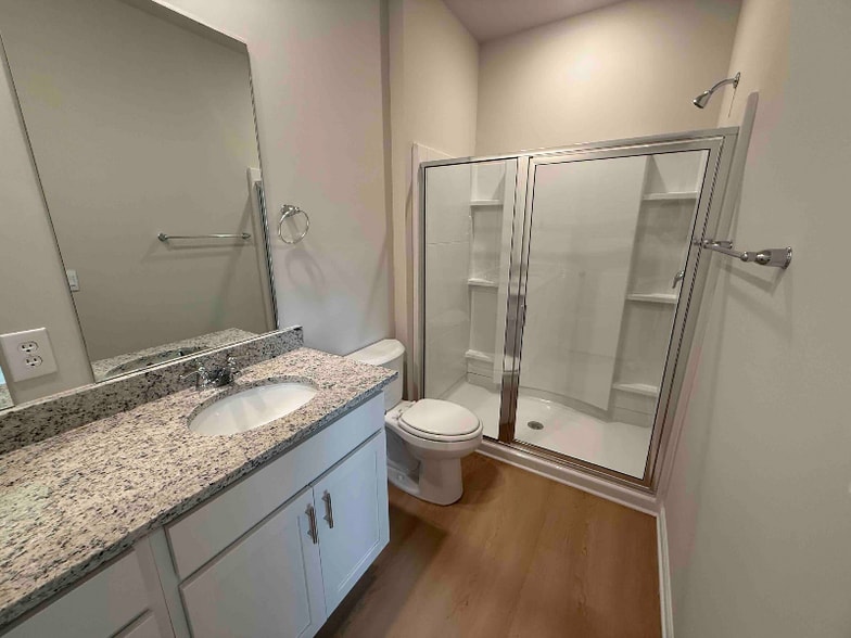 Building Photo - 521 Vista Pointe Dr