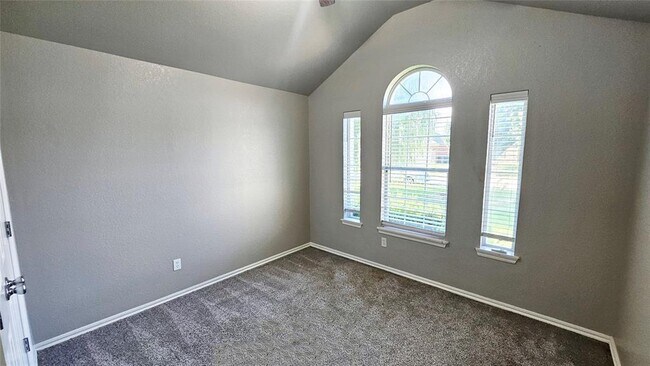 Building Photo - 6033 SE 83rd Pl