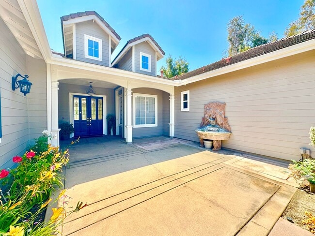 Building Photo - Beautiful Single-Level Custom Home with Serene Backyard Space in the Lovely Peppertree Park Commu...
