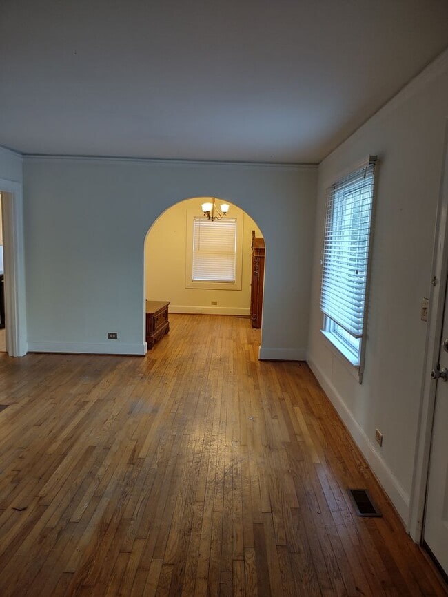 Building Photo - Adorable Two Bedroom Home in Edgewood!