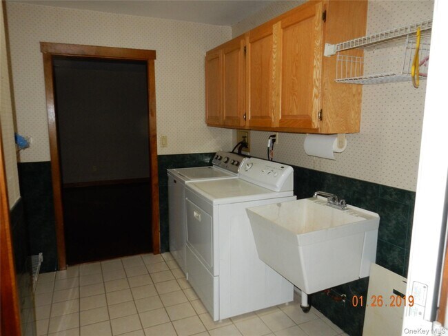 Building Photo - 104 County Rd 65
