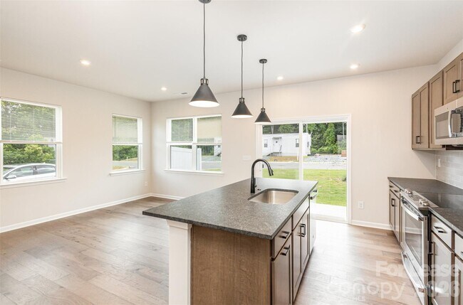 Building Photo - 3103 Hutton Gdns Ln