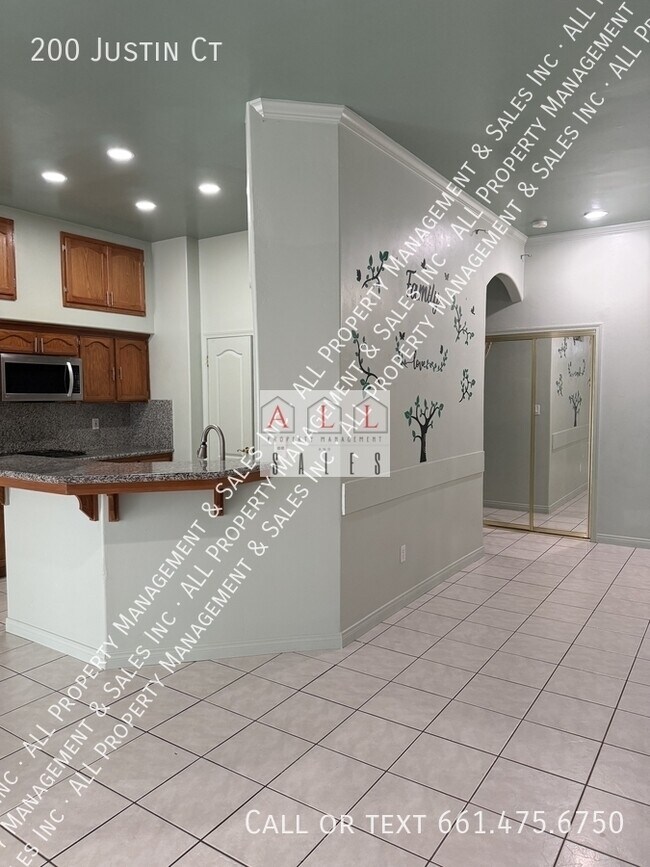 Building Photo - 200 Justin Ct