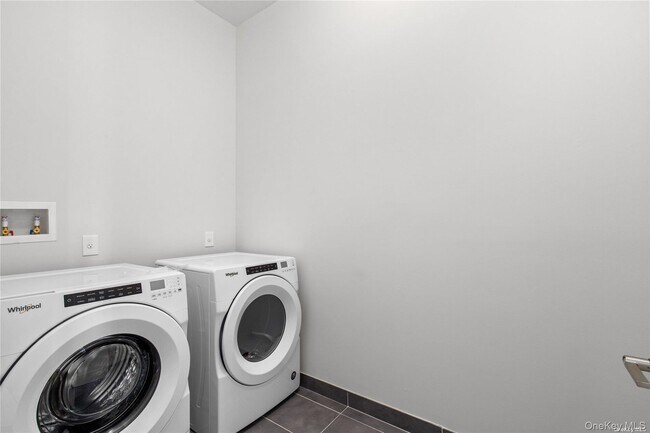 Building Photo - 1101 Grist Mill Cir
