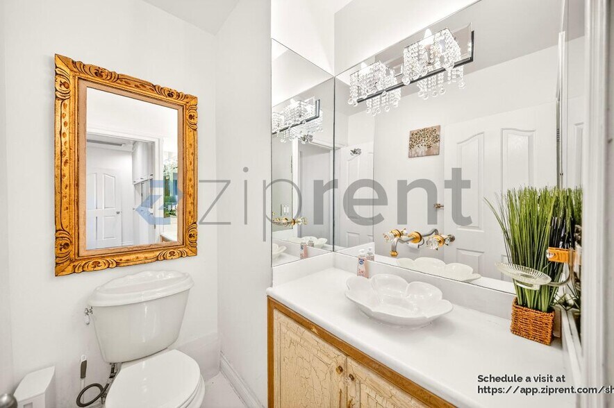 Building Photo - 138 N Hamel Dr