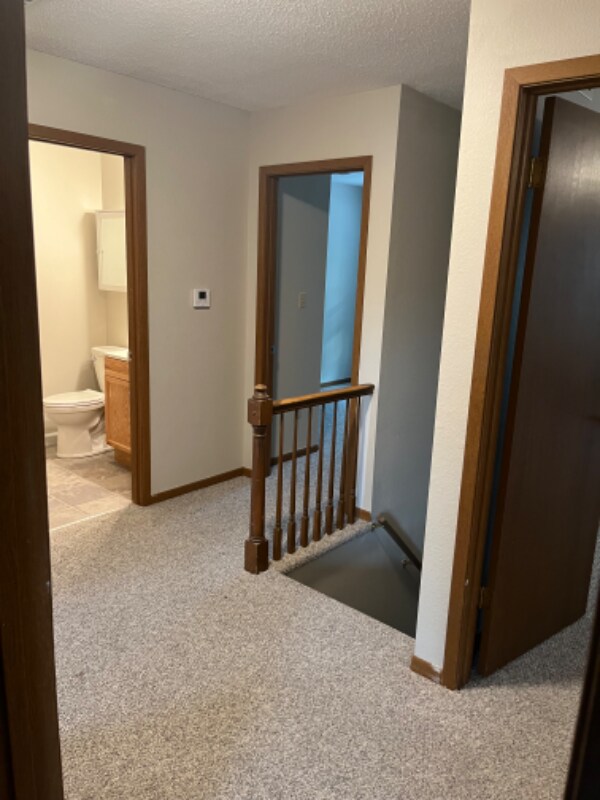 Building Photo - 128 White Pine Ave