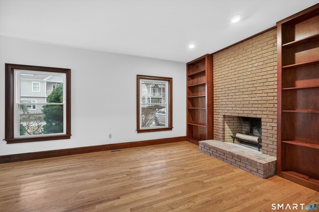 Building Photo - 82 Limewood Ave