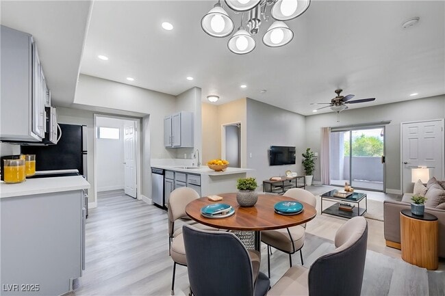 Building Photo - 2615 W Gary Ave