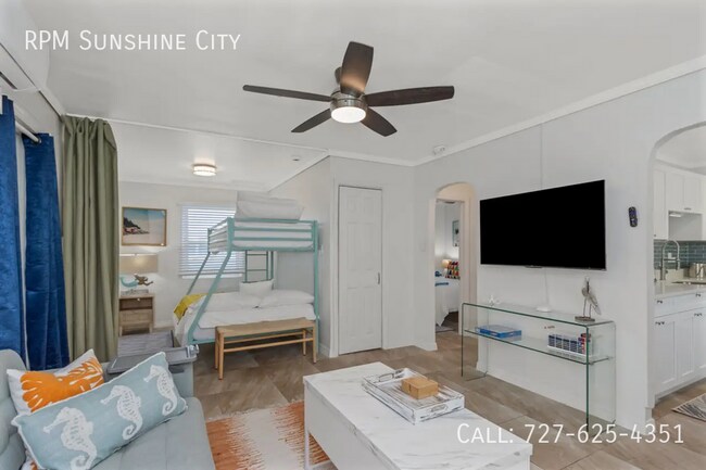Building Photo - 1500 Clearwater Largo Rd